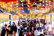天降五夫宁夏银川：非遗焰火迎端午 市民“粽”享夏日时光