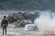 天降五夫西藏军区某部高原峡谷实弹射击 锤炼实战能力
